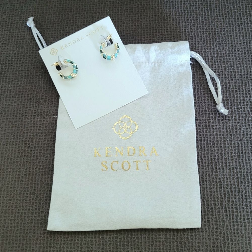 Kendra Scott "Essie" Gold💛 and Sea🌊 Green💚 Mix Huggie🤗 Earrings - NWT - Picture 5 of 16